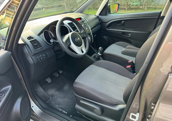 Kia Venga cena 25900 przebieg: 194000, rok produkcji 2013 z Czersk małe 326